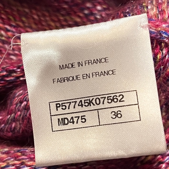 Chanel sweater - Picture 5 of 8